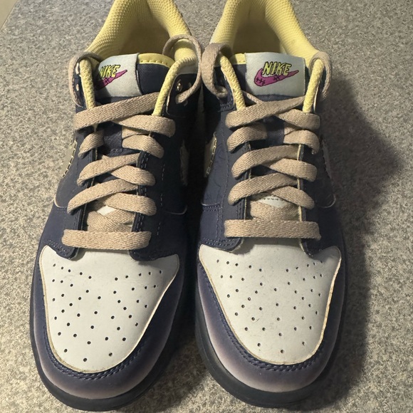 Nike Dunks - Picture 3 of 4